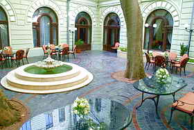 Odessa Londonskaya Hotel Summer Garden