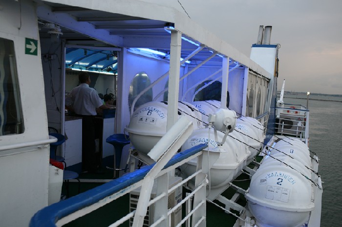 Большие яхты в Одессе теплоход Хаджибей Морские прогулки
