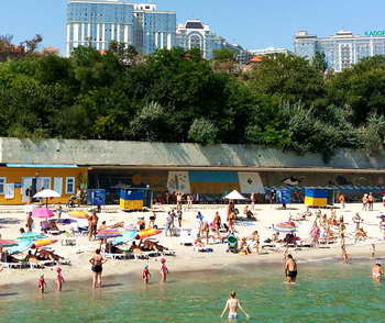Пляж отеля Курортный в Одессе в районе Аркадия