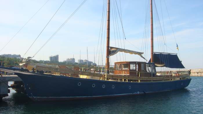 Аренда яхты в Одессе парусник Танго морские прогулки на Яхте Танго